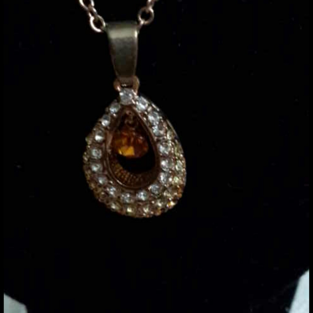 18 inch necklace with beautiful amber stone - Picture 2 of 2